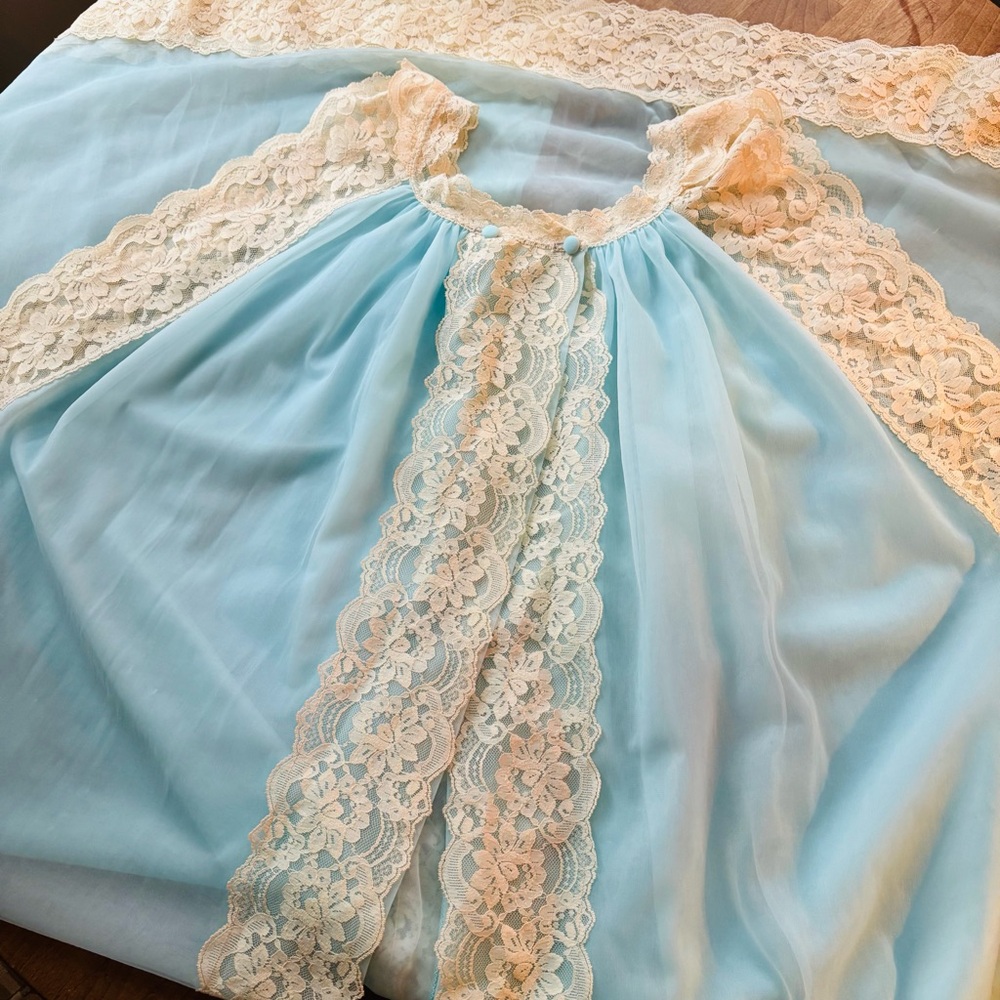 🦋 1960’s Peignoir Robe 🦋 - Picture 3 of 13